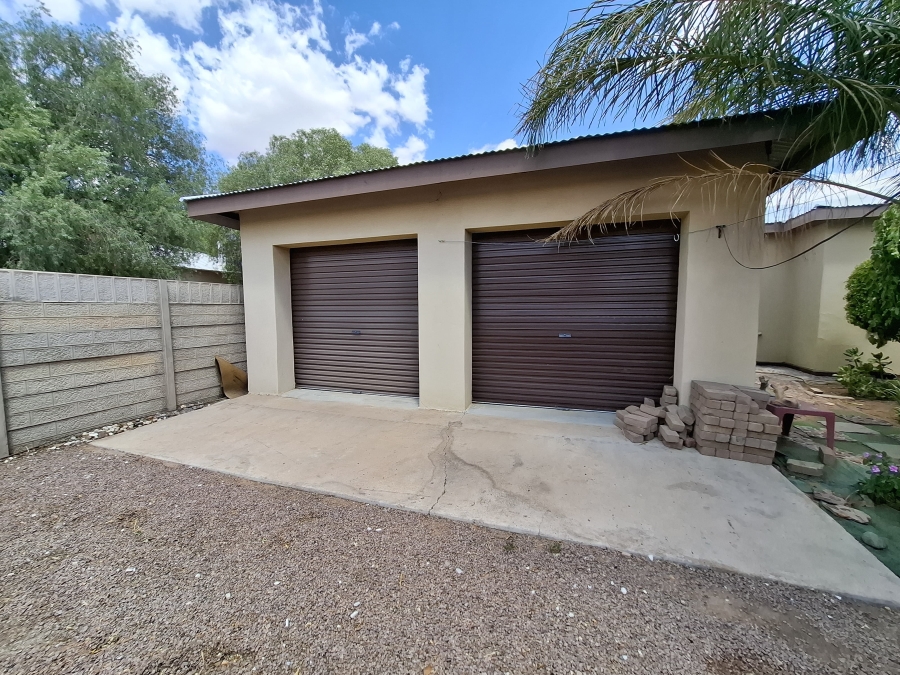 7 Bedroom Property for Sale in Middelpos Northern Cape